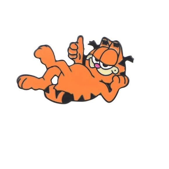 Pin's Garfield couché